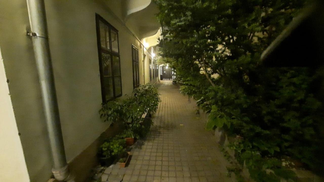 Happy Apartment In The Heart Of Budapest With 2 Rooms Bagian luar foto