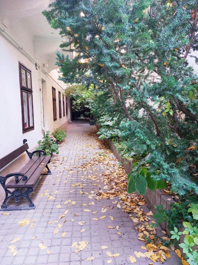 Happy Apartment In The Heart Of Budapest With 2 Rooms Bagian luar foto